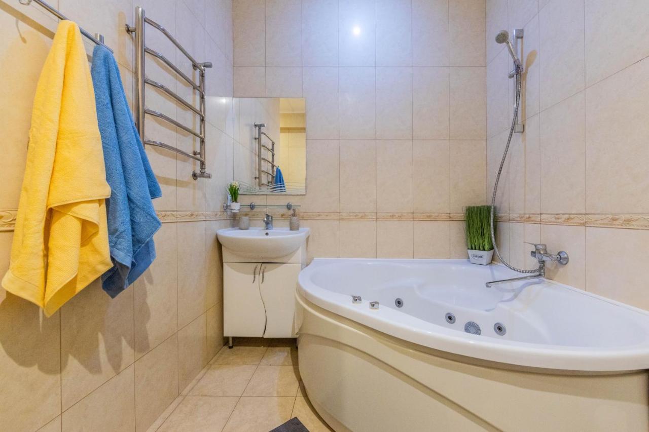2К Квартира На Шота Руставелі, Бессарабка キエフ エクステリア 写真